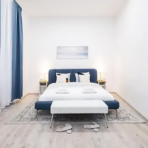 https://family-delight-a-stone-throw-from-the-city-centre-and.vienna-besthotels.com